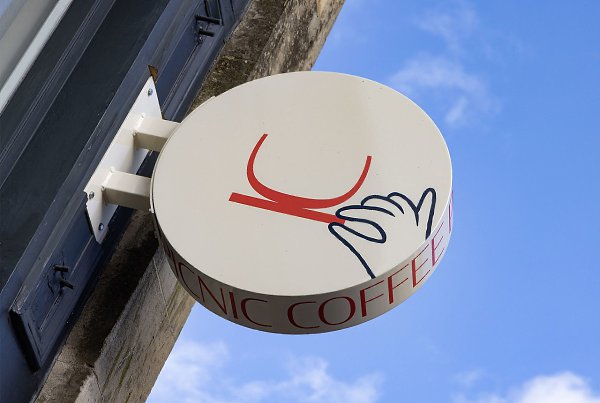 Логотип и фирменный стиль specialty-кофейни Picnic Coffee.Кофейня находится в английском городке ... - 8