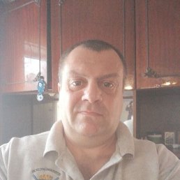 Олег, 43, Чугуев