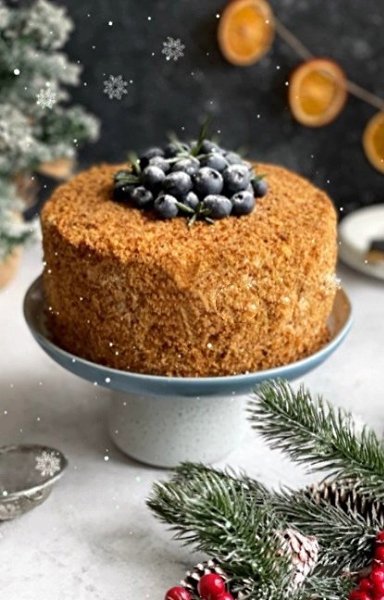 Медовик. Нежный, вкусный, ароматный! И не так уж и сложно)) Коржи: Мука 350 г. Сахар 200 г. Яйца 3 ...