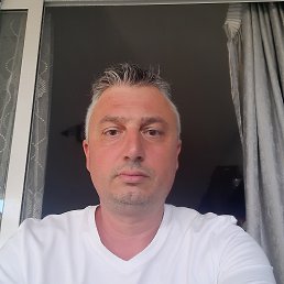 Giannis, 45, 