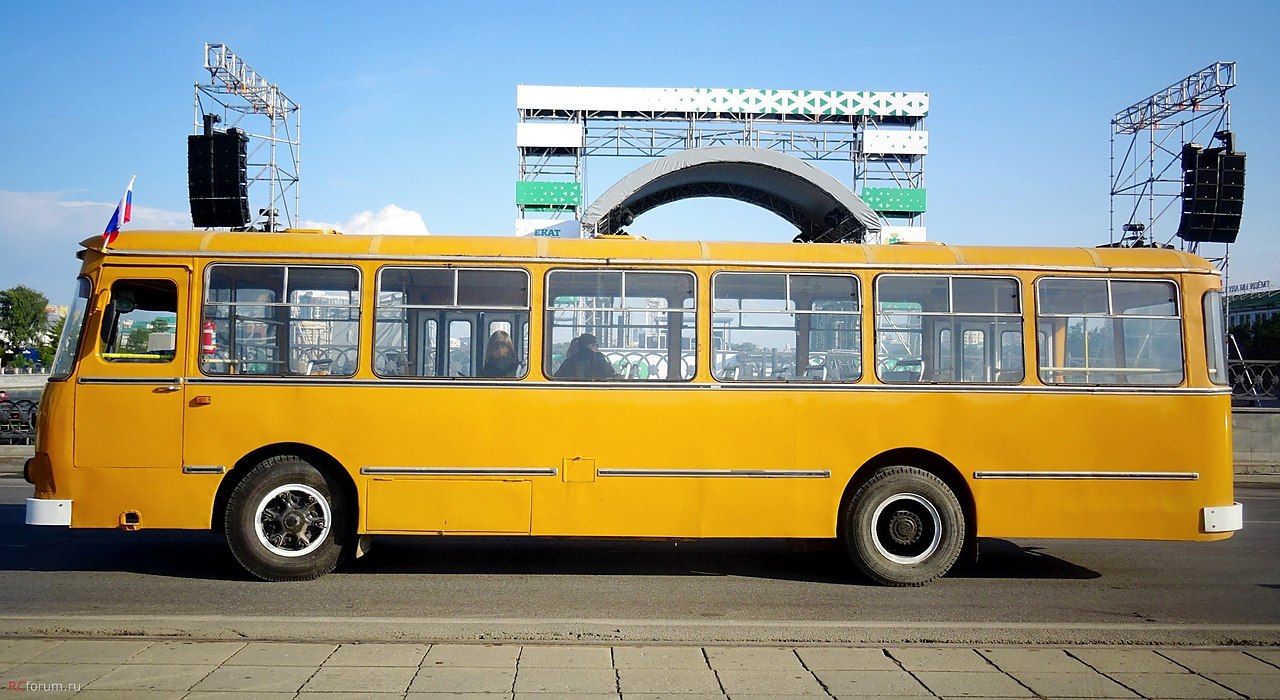 Автобус ЛиАЗ-677М в Екатеринбурге, август 2022 года. | Назад в СССР |  Фотострана | Пост №2543129293