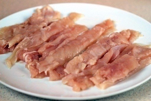 Хрустящие куриные палочки.Ингредиенты:2 больших куриных грудки стакана (65 гр) муки2 яйца1.25 ... - 3