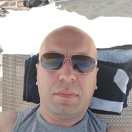 Ömer, 40, 