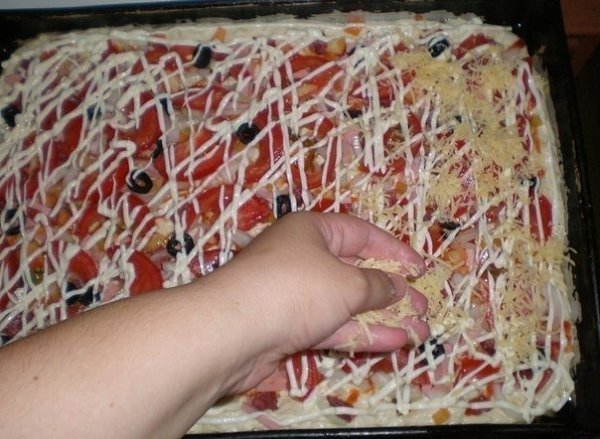 Есть пицца тонкая, а есть пицца вкусная! Данный рецепт пиццы особенно понравится любителям домашней ... - 3