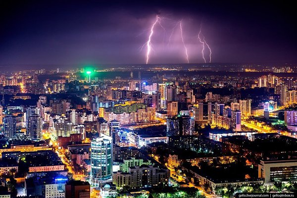 Четвертый по населению город России, величественный Екатеринбург. Город, ставший первым российским ... - 2