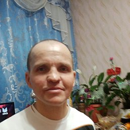 Александр, 44, Новонукутский