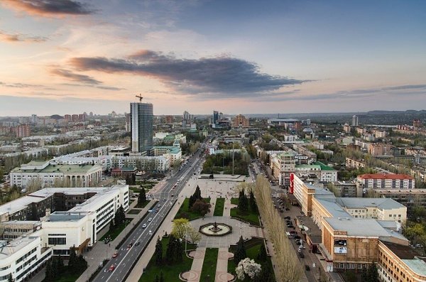 Сегодня президент России Владимир Путин подписал указы о признании ЛНР и ДНР, а также подписал ...
