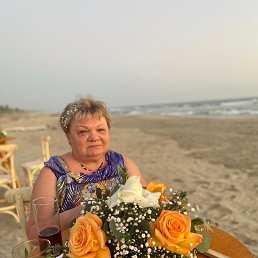Natalia, 65, 