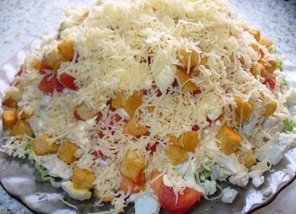 ТОП — невероятно вкусных салатов для праздничного стола.1. САЛАТ