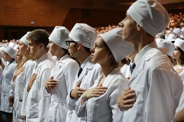 "Ты знал, куда шёл" Прежде чем говорить медработнику: «Ты знал куда шёл», узнайте его год ...