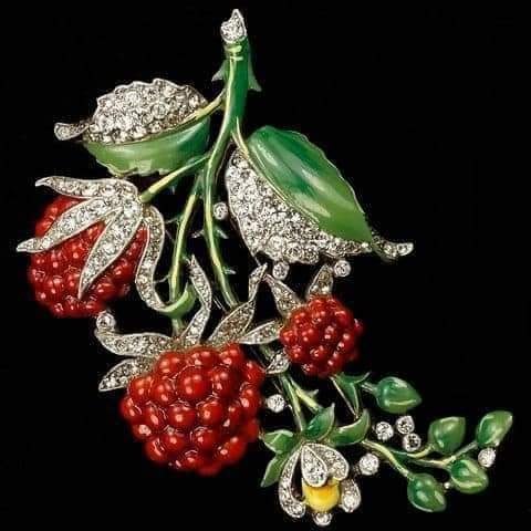  ""      .   Trifari