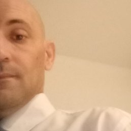 Podence, 41, 