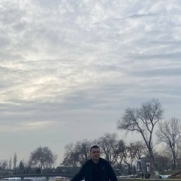 Serge, , 27 