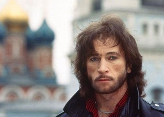 В такой же осенний день, в 1991 году, трагически погиб поэт, певец, композитор Игорь ТАЛЬКОВ... Он ...