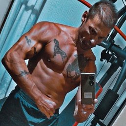 Nenad, 42, 
