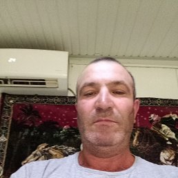 Emil, 50, 