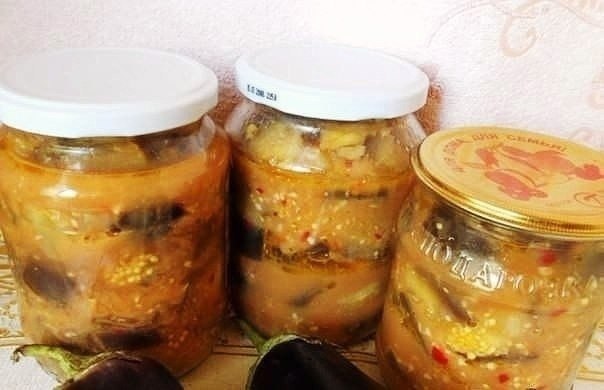 #Баклажаны в остром чесночном соусе.Для приготовления понадобится:• Баклажаны - 3 кг.;• Перец ...