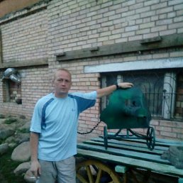 Игорь, 35, Волхов