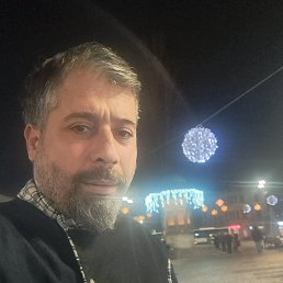 Mehmet, 44, 