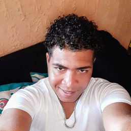 ANDRÉS, 31, -