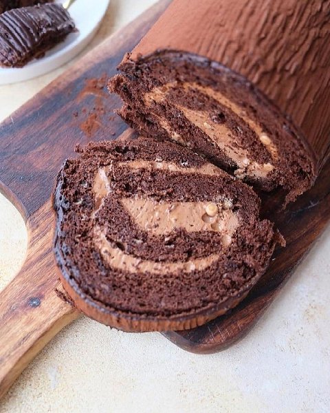ШОКОЛАДНО-КОФЕЙНЫЙ РУЛЕТ. Бисквит огонь, а внутри не обычный крем, а вкуснейший мусс . Бисквит 6 шт ... - 2