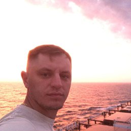 Andrey, 32, 