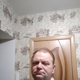 Михаил, 54, Бор, Борский район