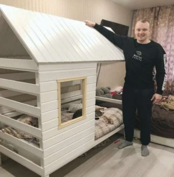 Молодой папoчка своими руками построил кровaтку для сына - 7