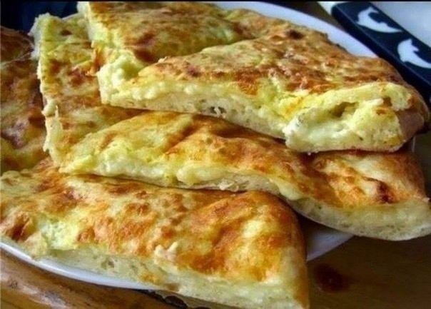 БЫСТРЫЕ ХАЧАПУРИ .Ингредиенты: 1 яйцо 1 стакан молока 1 стакан муки 300 г сулугуни (творога) 30 г ...