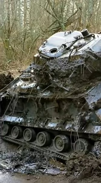 Вот такие технологии применяются для укладки железной дороги.