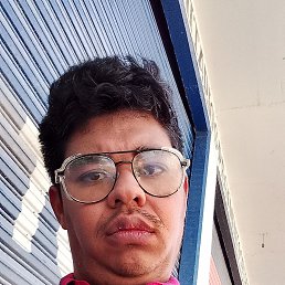 Tomas, 29, 