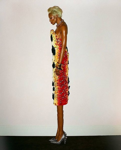   i-D