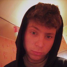 Nikolay, 19, 