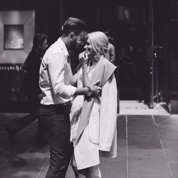 Люблю таких людей, с которыми можно поговорить обо всем. Искренность - она цепляет.