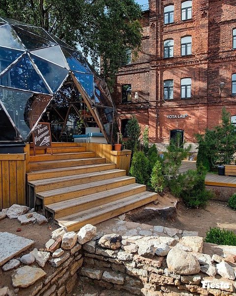 В Петербурге есть крупнейший планетарий в мире.«Планетарий №1» расположен в старинном газгольдере. ... - 8