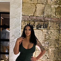Kaylax, 26, 