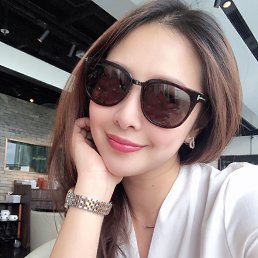 Gigi, 38,  