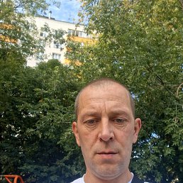 ALIAKSANDR, 38, 