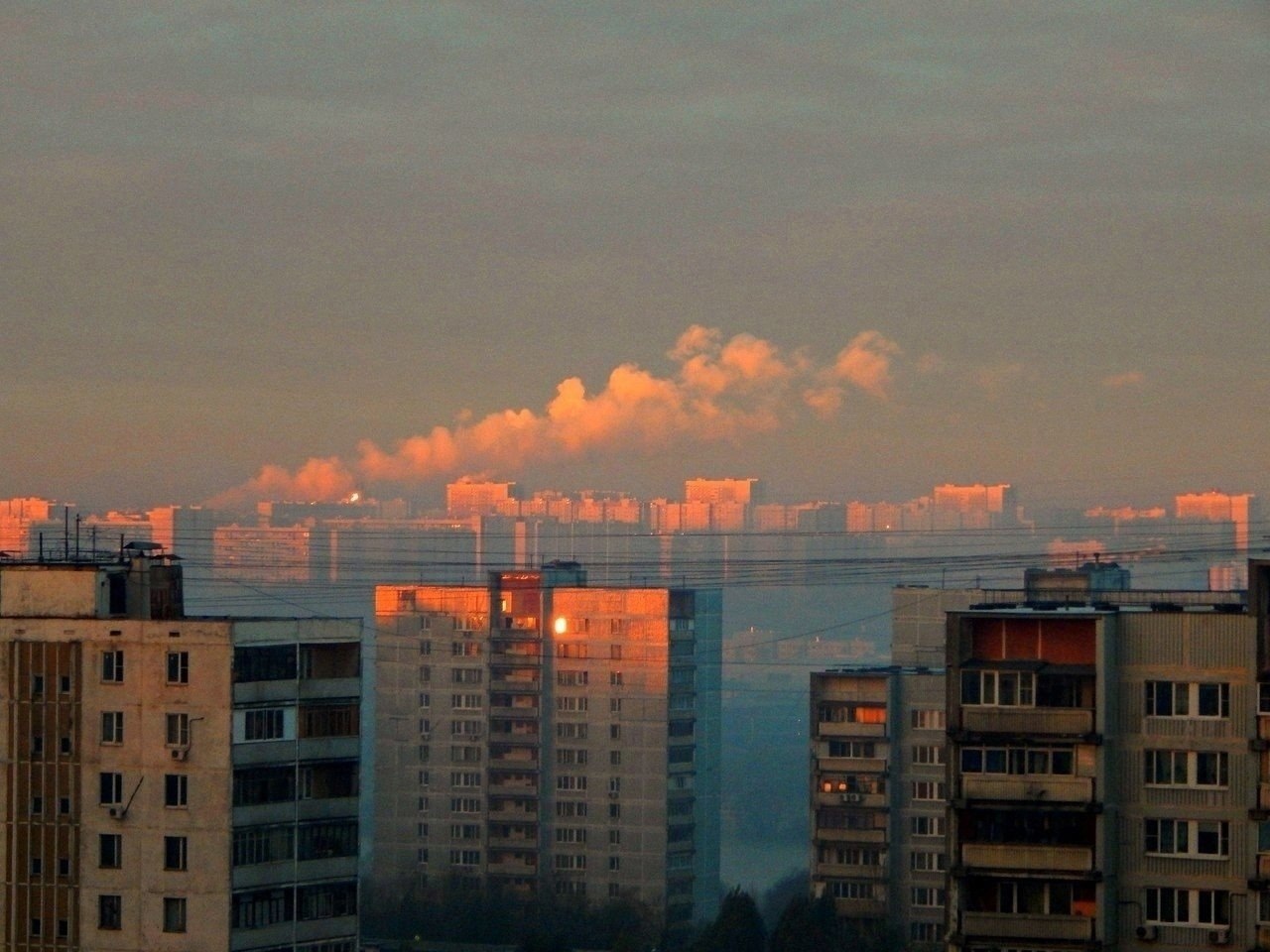 Закат среди многоэтажек