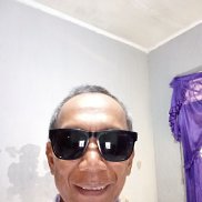 Gaus, 44 , 