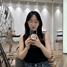 Vivian, 26, 