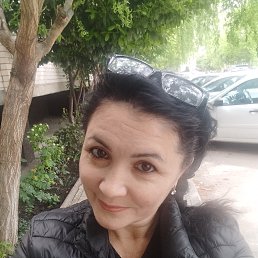 Zenia, 42, 