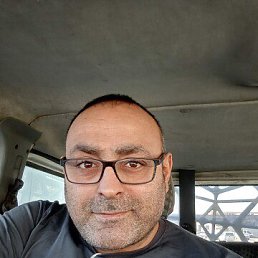 Ali, 38, 