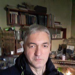 Tomas, 41, 