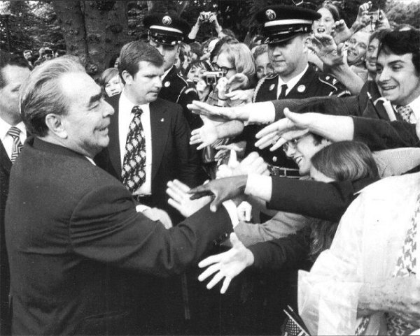 США. Вашингтон. Встреча Л.И. Брежнева у Белого дома. 1973 год.