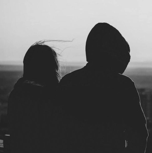 Одна женщина рассталась с мужем. Из-за ерунды. Он ее не встретил в аэропорту. Что она, маленькая, ...