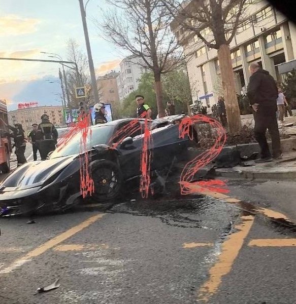 ����� ����� � ������ � ������ ���� Ferrari � ����� ��������.��� � �������� ���������, � ������� ... - 2