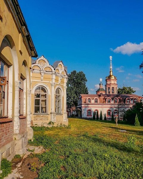Любуемся старинной усадьбой Алтуфьево. Кстати, именно она дала имя станции метро, шоссе, а также ... - 4