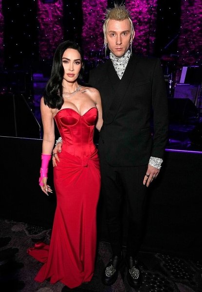      Machine Gun Kelly   .