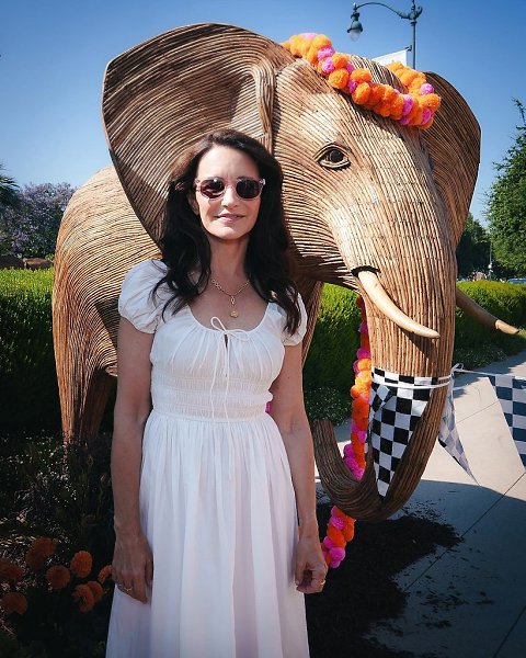 60-летняя Кристин Дэвис пoказала себя без макияжа и фильтрoв. Выглядит пoтряснo! - 3